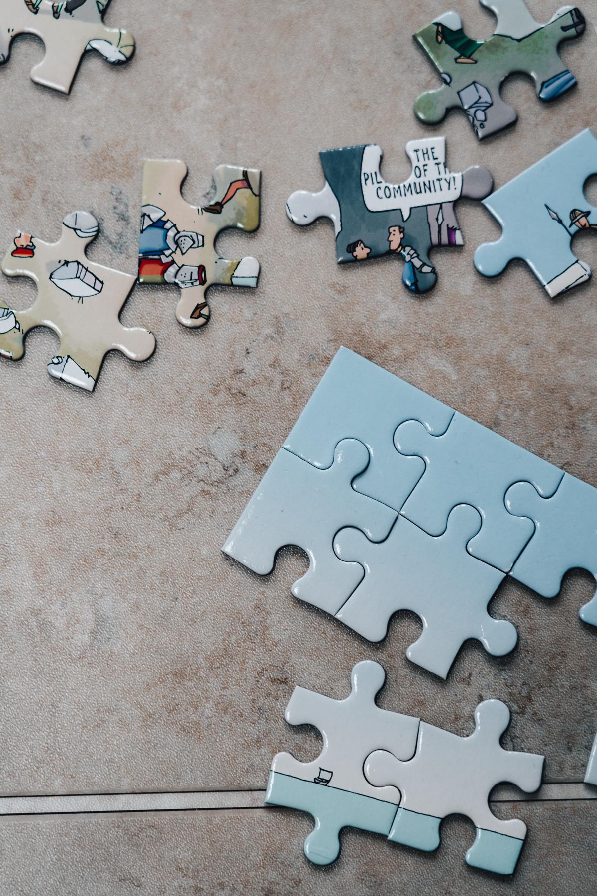 Image of a puzzle with two pieces not fitting together, symbolizing cognitive dissonance for visually impaired individuals.